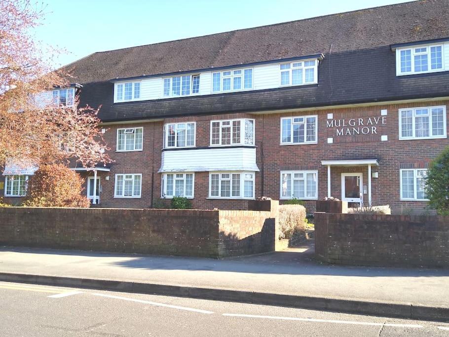 2 Bed Flat Near Station With Parking&Comgarden Apartment Sutton  Exterior photo