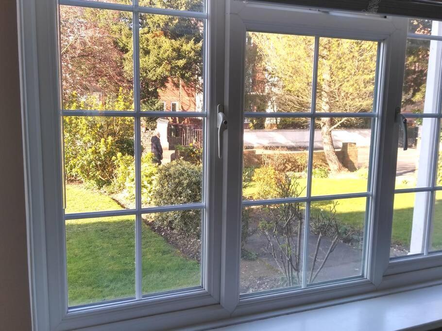 2 Bed Flat Near Station With Parking&Comgarden Apartment Sutton  Exterior photo
