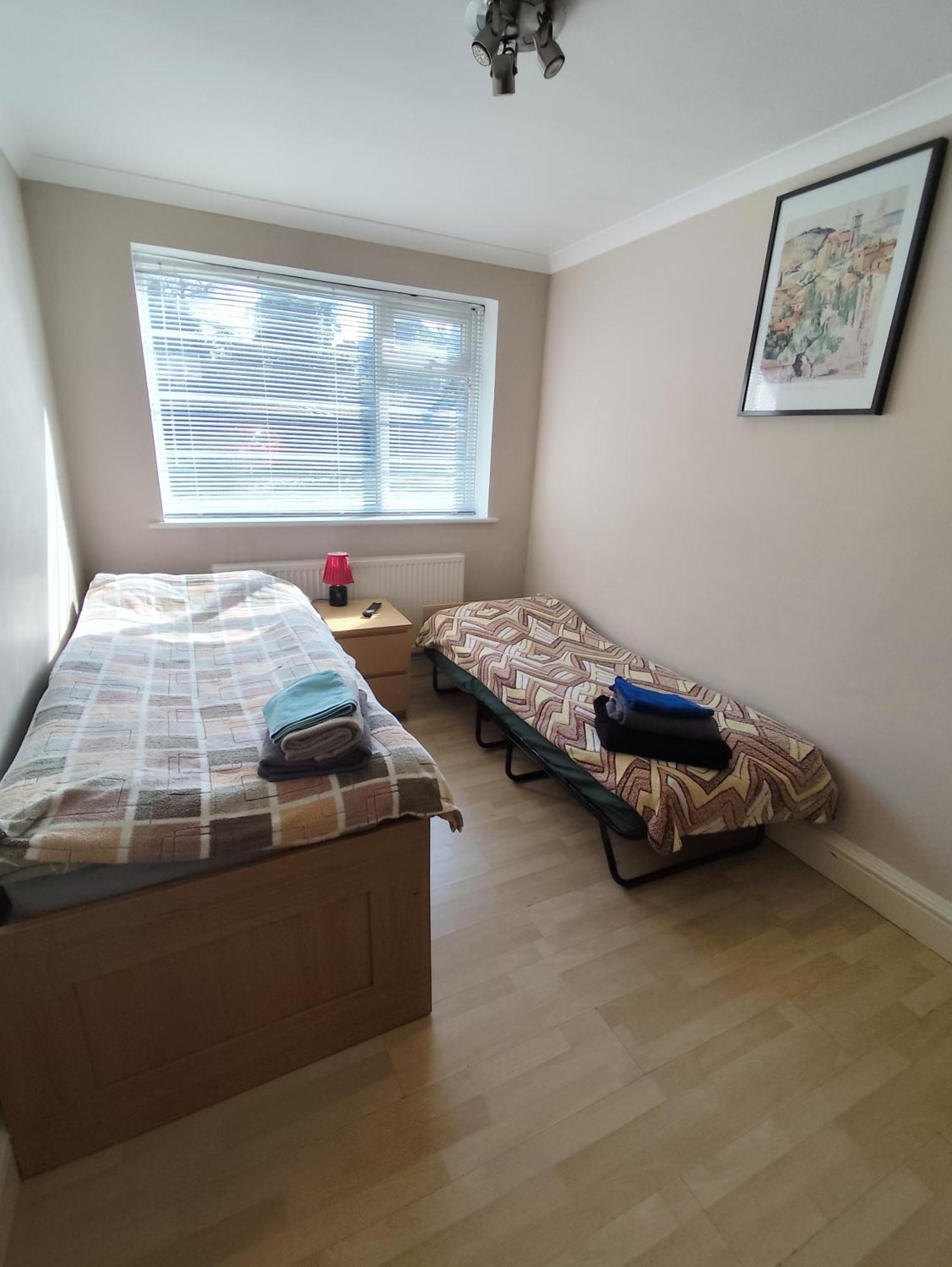 2 Bed Flat Near Station With Parking&Comgarden Apartment Sutton  Exterior photo